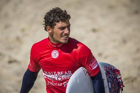 Alonso Correa Clasificó A Los Cuartos De Final Del Surf Masculino En