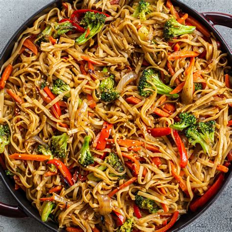 Veggie Lo Mein Video Under 30 Minutes Momsdish