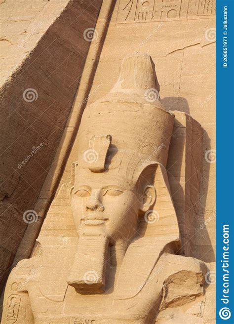 Cierre De La Estatua De Ramesses Ii En El Templo De Abu Simbel Imagen