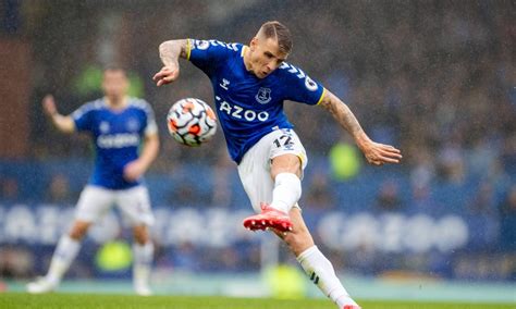 Lucas Digne ex LOSC dans l équipe type des Français du week end Le