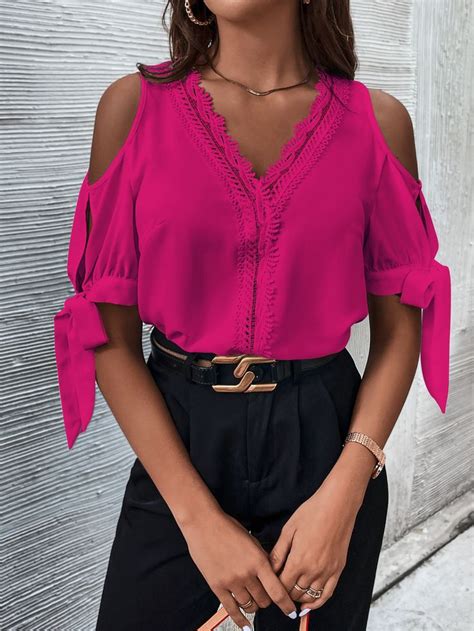 Contrast Guipure Lace Cold Shoulder Knot Sleeve Blouse En Blusas