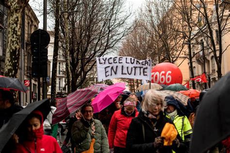 Réforme des retraites 3 000 manifestants irréductibles bravent la