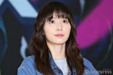 画像21 100 松岡茉優“結婚発表後初”報道陣の前に登場 笑顔で挨拶【ギークス～警察署の変人たち～】 モデルプレス