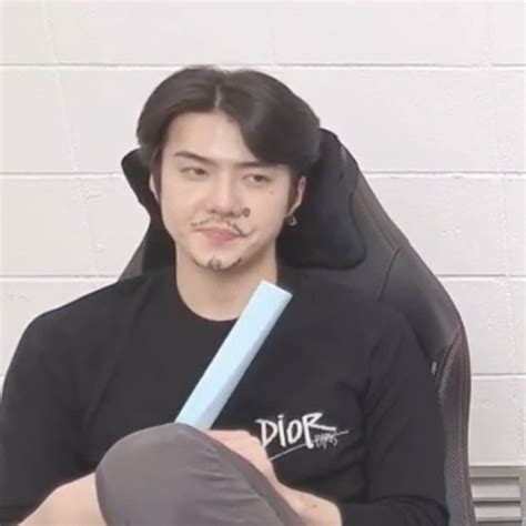 Chanyeol Cute Exo Sehun Meme Faces Funny Faces My Heart Hurts It