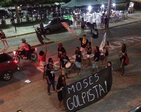 Levante Fez Escracho Em Frente Faculdade Do Deputado Moses Rodrigues