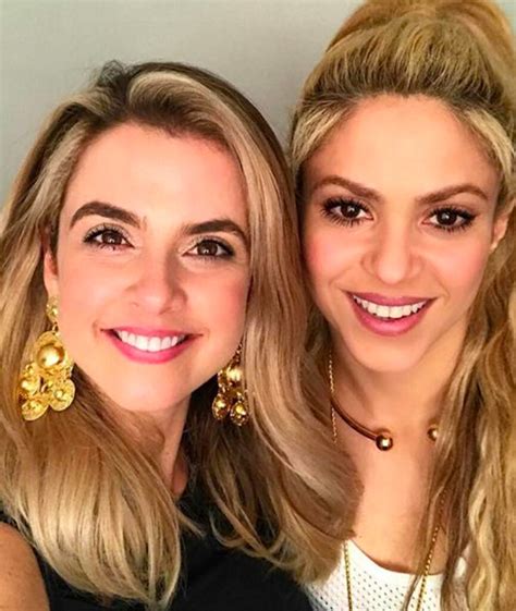 Quiénes son las amigas que arropan a Shakira tras su éxito con Bizarrap