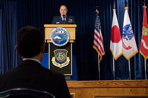 Lt Gen Schneider Takes Command Of U S Military In Japan Pacific