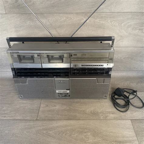 SHARP GF 555 BOOMBOX Ghetto Blaster Vintage Retro Radio Cassette 80s