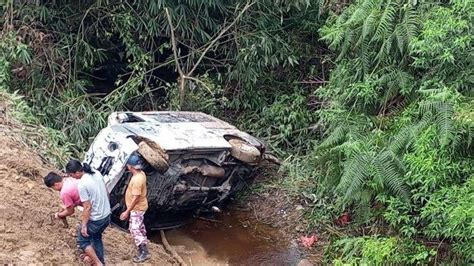 Mobil Fortuner Terjun Ke Jurang 250 Meter Sopir 3 Penumpangnya Tewas