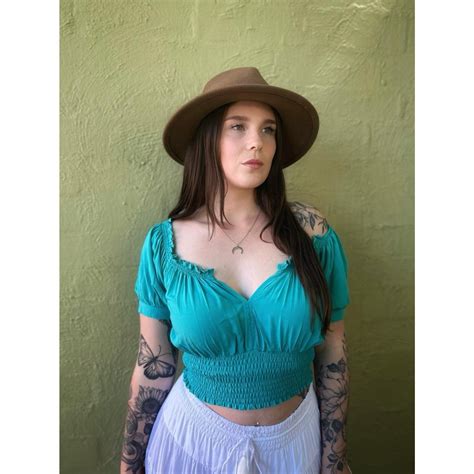 Top Hsa Ava Crop Emerald Naked Gypsy