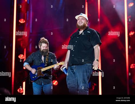 Luke Combs Se Produit Au Cours Du Jour 1 Du Festival Cma Au Stade