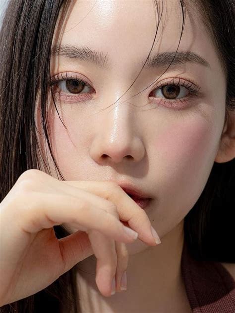 11 Korean Soft Makeup Looks For A Natural Everyday Glow Soft Makeup Looks Soft Makeup Korean