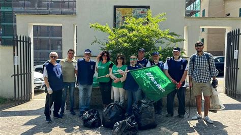 Parchi Puliti Fare Verde Libera Dalla Sporcizia Due Giardini Di Civita