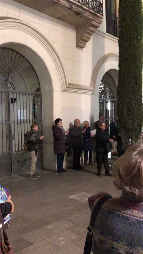 David Torrents on Twitter Un dilluns més a la Plaça de la Vila de