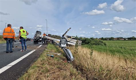 Hoogwerker Gekanteld Bij Oprit A Al Het Nieuws Uit Alkmaar