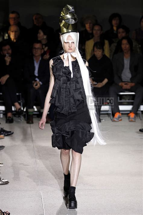 Comme Des Garcons Ready To Wear Fashion Show Collection Spring Summer