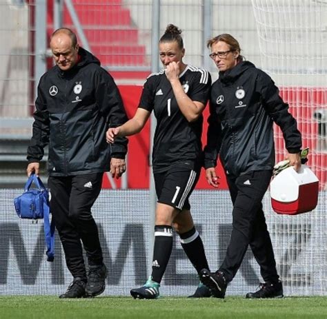 Sp Fu Ball Frauen Dfb Wolfsburg Schult Verletzung Meldung Entwarnung