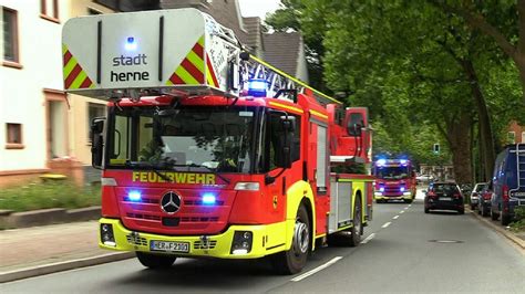 Explosion Auf Kampus Manv Einsatzfahrten Von Feuerwehr Und