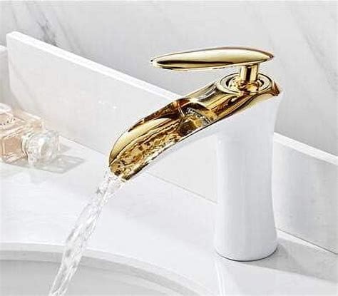 Basin Faucet Decked Single Lever Hot Cold Basin Faucet Chome Gold Waterfall Toilet Sink Faucet
