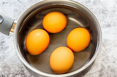 Cómo hacer huevos pasados por agua Receta de cocina fácil y casera en