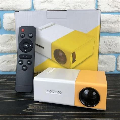 Портативный мини проектор Projector LED YG300 N Mini с динамиком ...