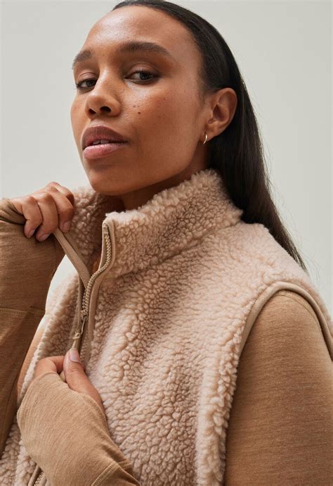 Pile Fleece Vest Beige Boob Design