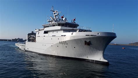 Marine Nationale La Garonne est arrivée à Brest ici