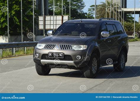 2016 Mitsubishi Pajero Sport Dakar Suv Editorial Stock Image Image Of