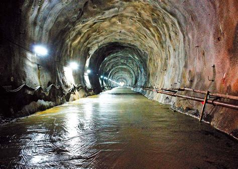 Túnel De Aducción De La Central Hidroeléctrica Chaglla Una Vía Hacia