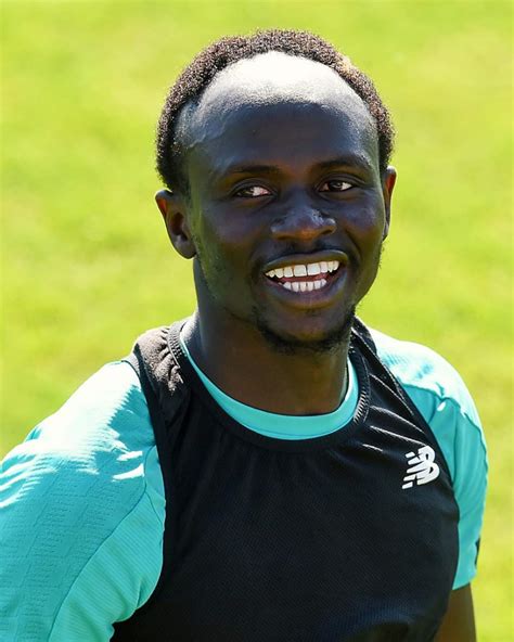 Sadio mane stealing JJ's hairline 😂 : r/Sidemen