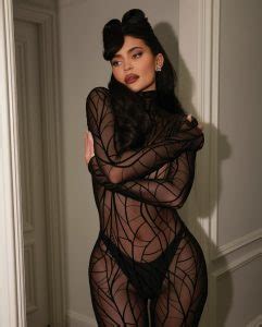 Kylie Jenner Nude And Sexy Yourfappeningblog Nude Celebs Leaked