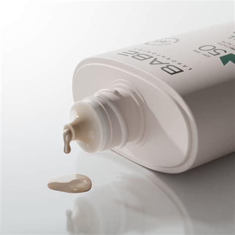 Сонцезахисний мінеральний флюїд BABE Laboratorios Mineral Super Fluid SPF 50 З тонуючим ефектом