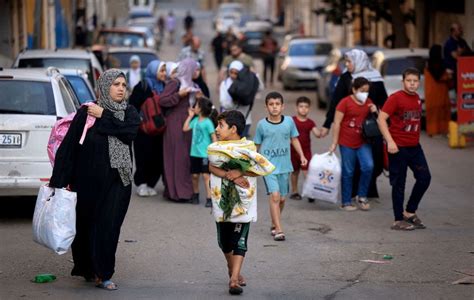 ارتفاع عدد النازحين داخل قطاع غزة إلى 430 ألف شخص صور