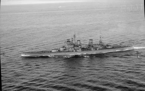 File:HMS Duke of York FL3890.jpg - Wikimedia Commons