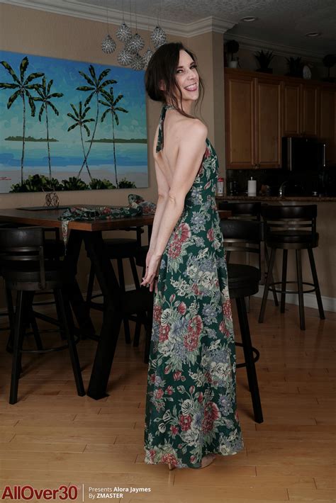 Mature American Alora Jaymes Exposes Her Big Natural Tits And Hairy Twat CoedCherry