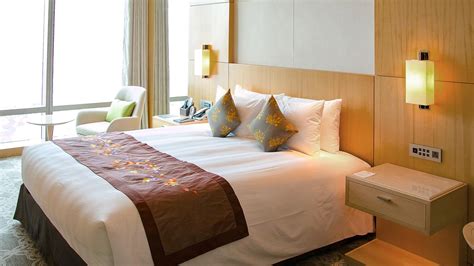 Book Hanoi Hotel Rooms - Standard Deluxe Room | LOTTE HOTEL HANOI