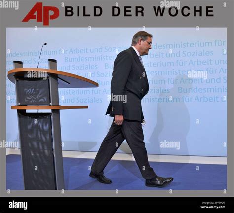 BILD DER WOCHE Der Fruehere Bundesverteidigungsminister