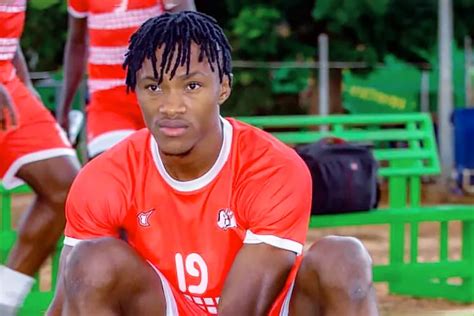 Valentin Nouma Je vais donner le meilleur de moi même avec Simba SC