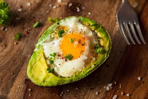 Avocat Farci L Uf Et Au Saumon Des Recettes Healthy Saines Et Faciles