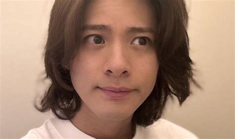 平野紫耀、“今日の寝癖”インスタ投稿に反響「寝癖が見られるなんて最高」「寝癖シリーズ写真集できそう」 ティアラ城情報