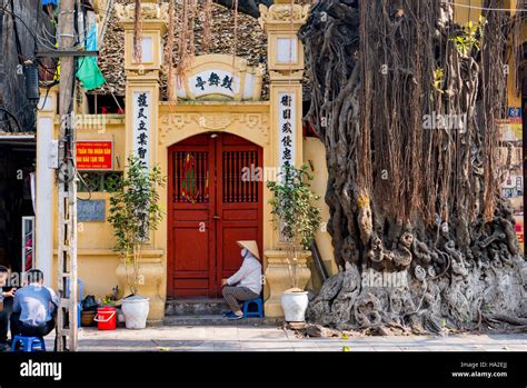 Old Quarter Hanoi Hi Res Stock Photography And Images Alamy