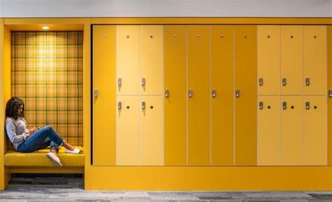 Hollman: Custom Lockers and The World's Finest Locker Rooms