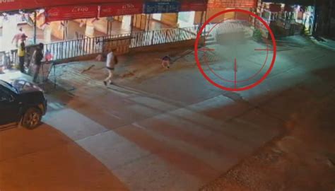 El Dram Tico Video De La Hija De Hombre Acribillado En Lo V Squez