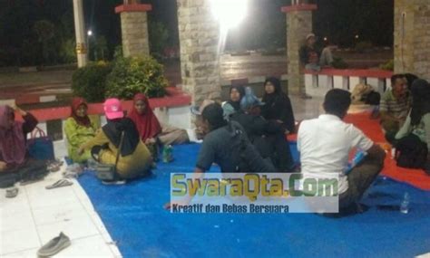 Kantor Bupati Morowali Didemo Warga Minta Izin Tambang Batu Gamping