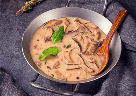 Sauce aux champignons maison version sans crème lait MangezPlus