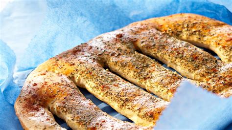 Fougasse au romarin découvrez les recettes de Cuisine Actuelle