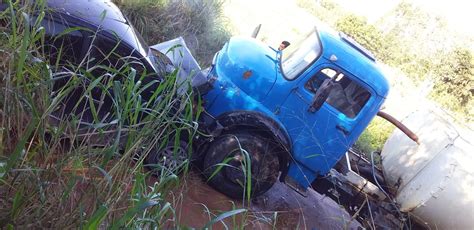 Acidente Envolvendo Caminh O E Carro Registrado Entre Jaqueira E