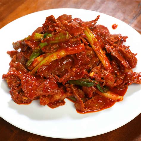 Spicy beef bulgogi (Maeun-sobulgogi: 매운소불고기) recipe by Maangchi