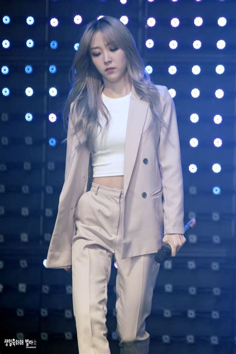 Effortless Cool Byul Moonbyul Stage Outfits Kpop Outfits Fashion