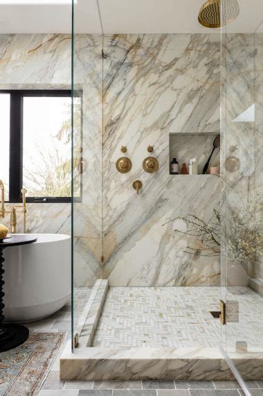 10 Stunning Marble Shower Ideas